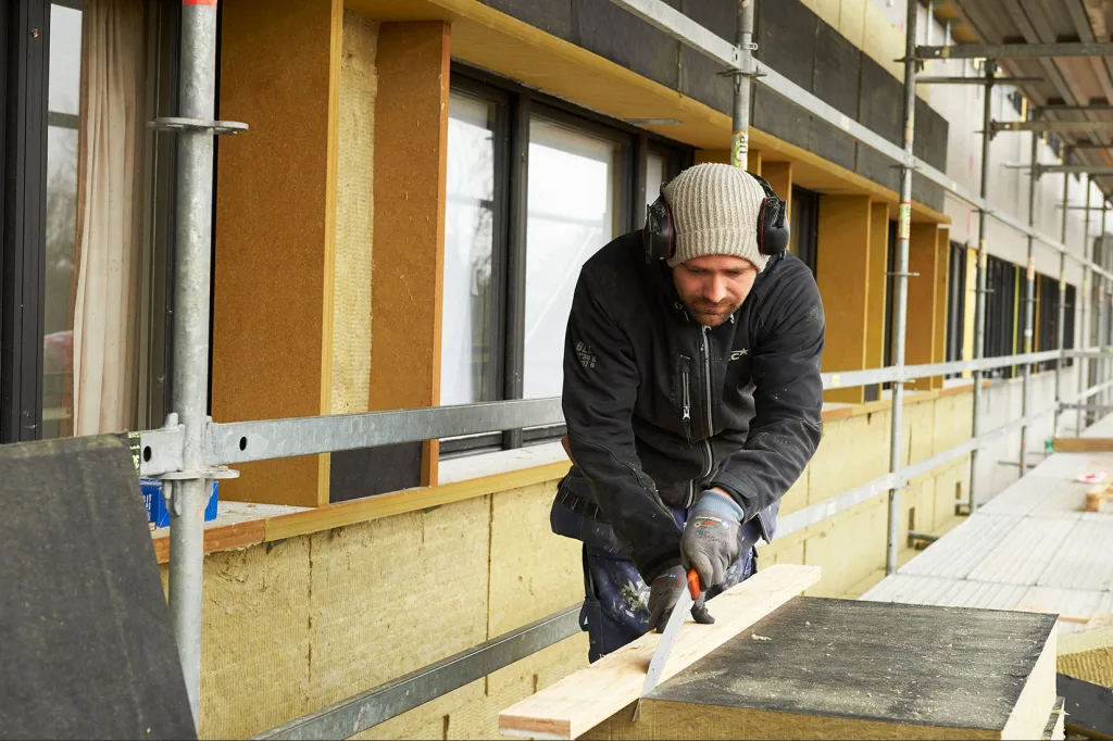 investing in more energy efficient buildings is a triple win decision